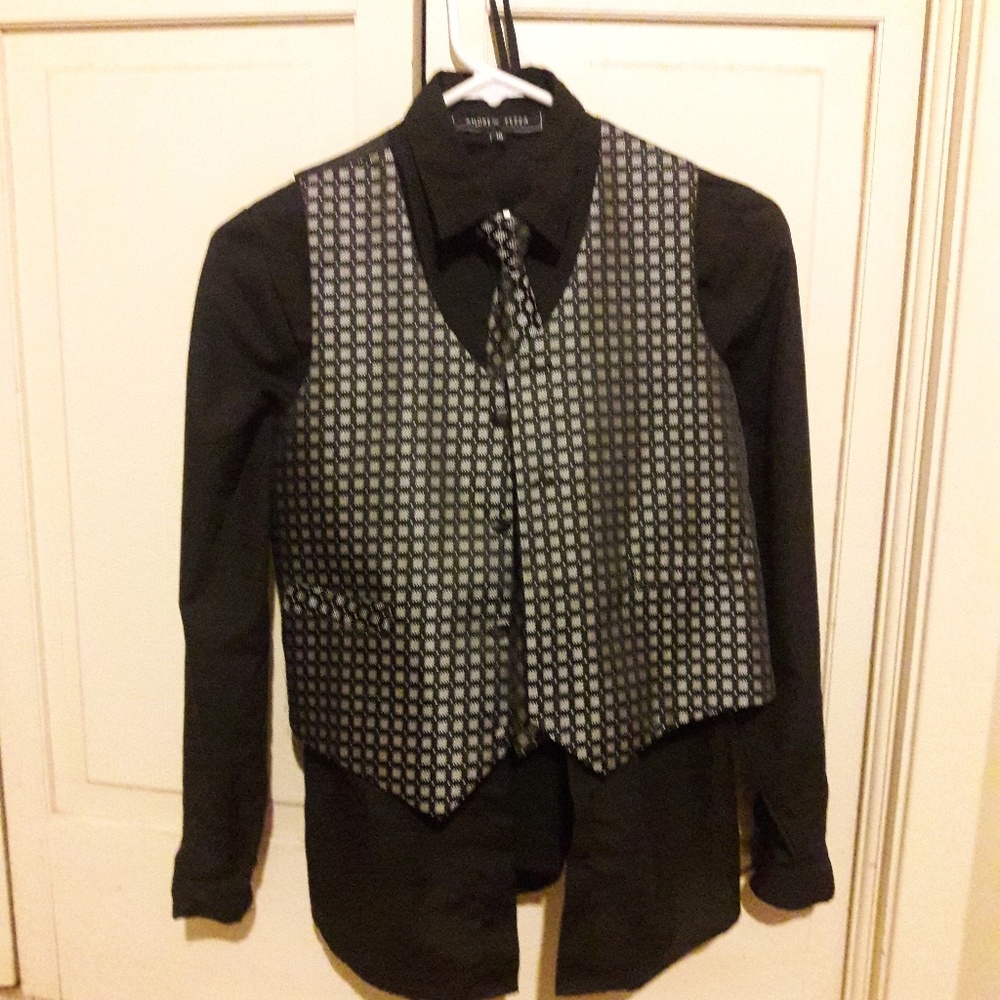 4 pieces suit size 10 boys
